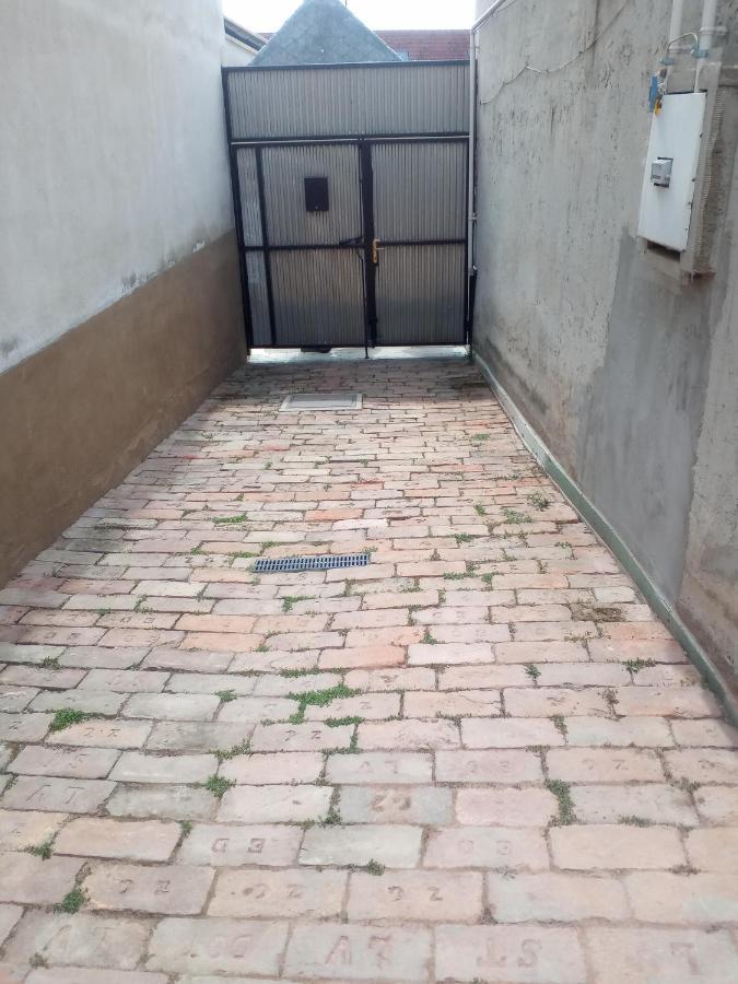 Start Apartmanok Печ Экстерьер фото