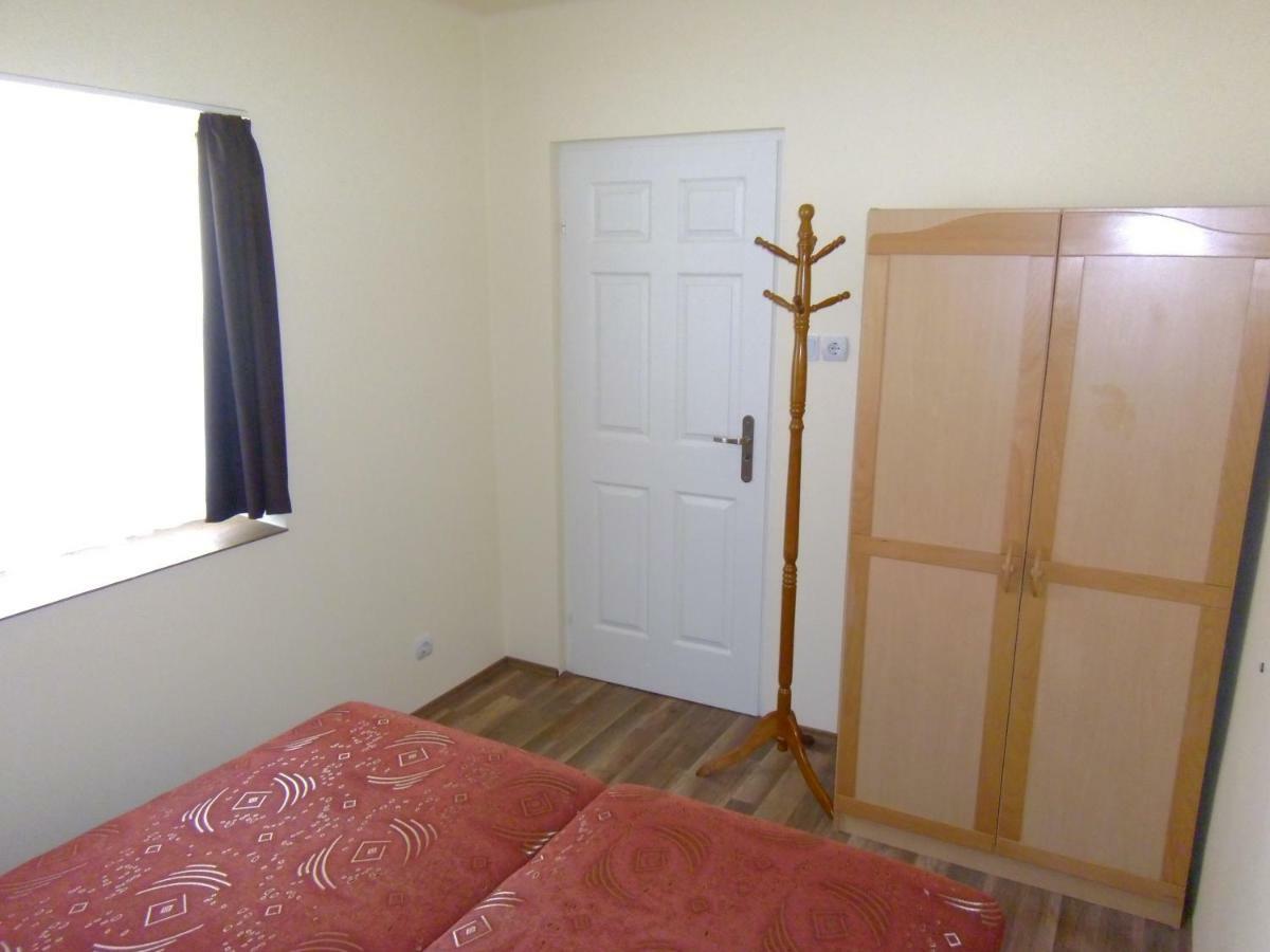 Start Apartmanok Печ Экстерьер фото